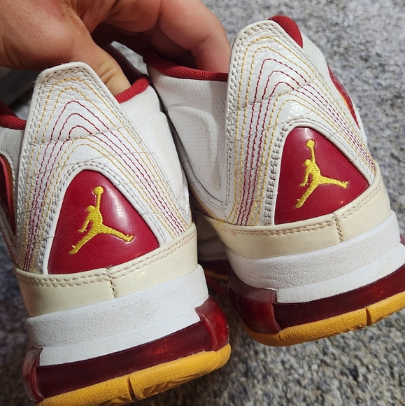 Jordan Take Flight- Oak Hill edition. 2010. Size 9 - Picture 5 of 8